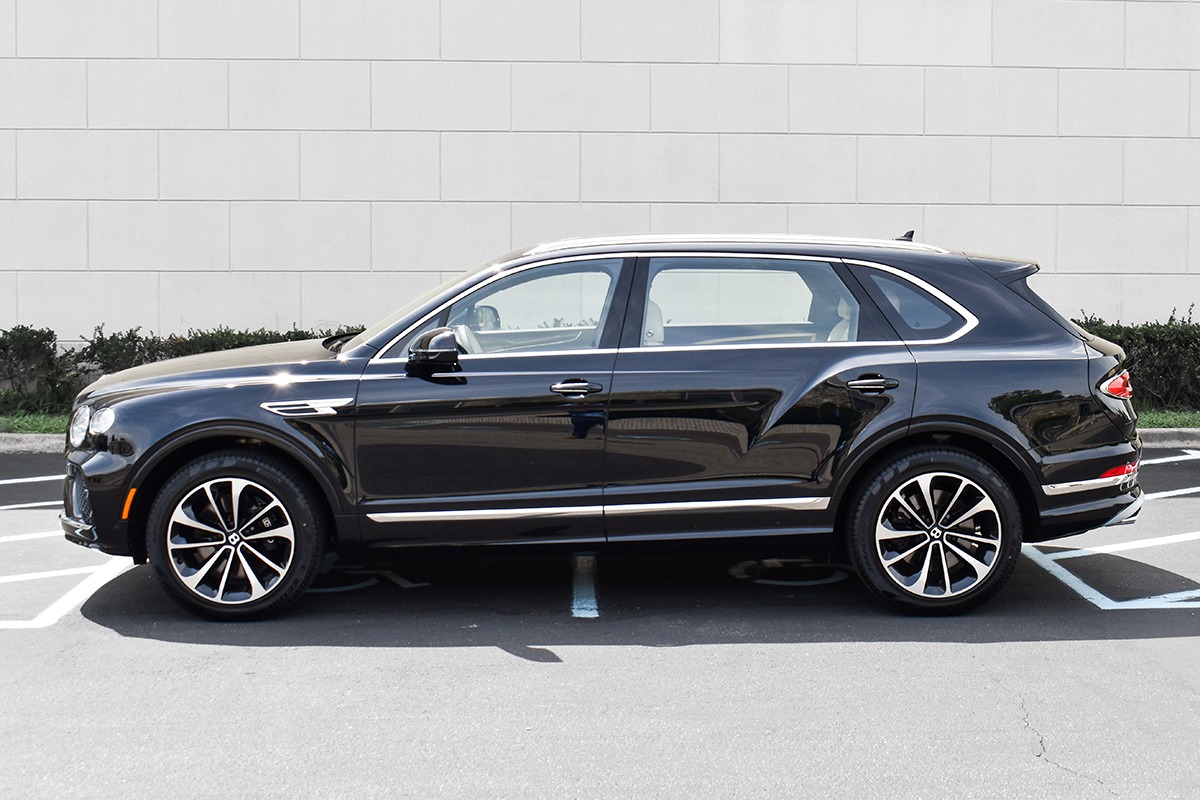 2023 Bentley Bentayga EWB Image 5