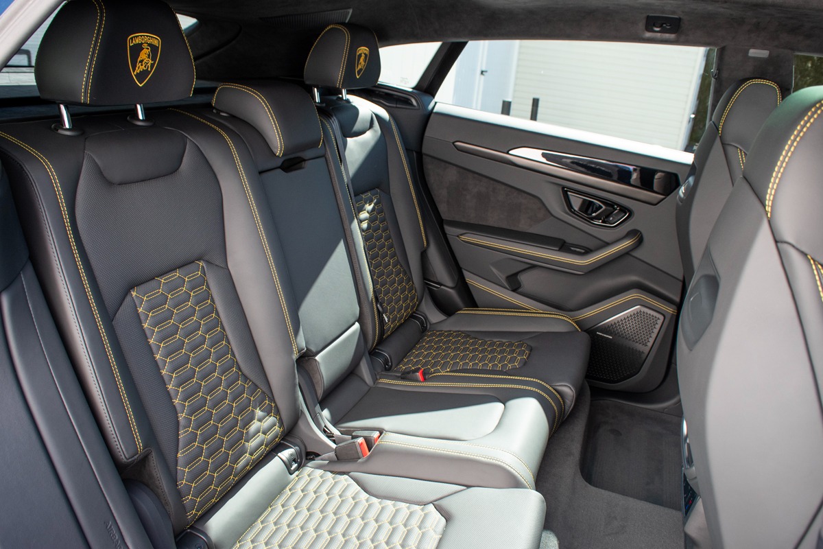 2023 Lamborghini Urus Image 7