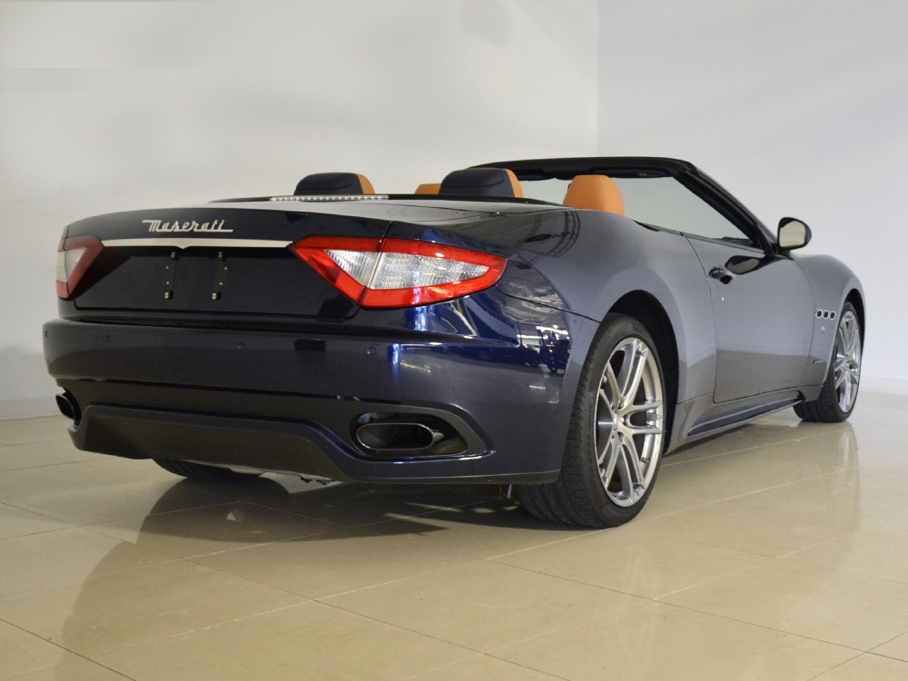 2012 Maserati GranTurismo Image 2