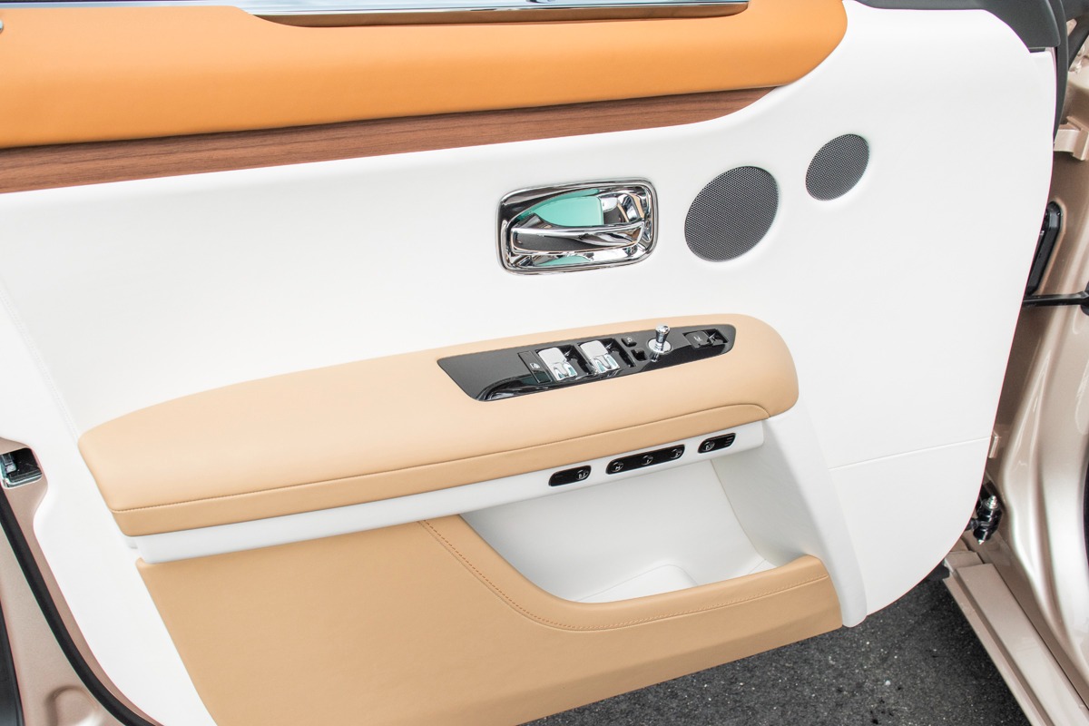 未使用 ROLLS　ROYCE GHOST　ヘッドレストセット　ロールスロイス New-2024-Rolls-Royce-Ghost-