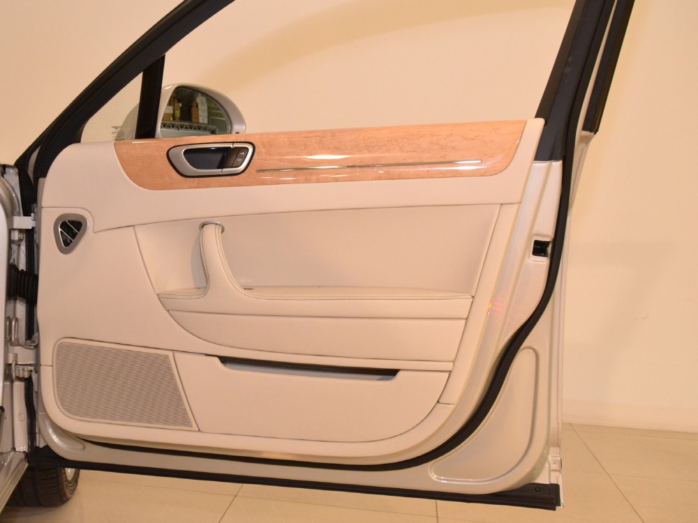 2013 Bentley Continental Flying Spur Image 25