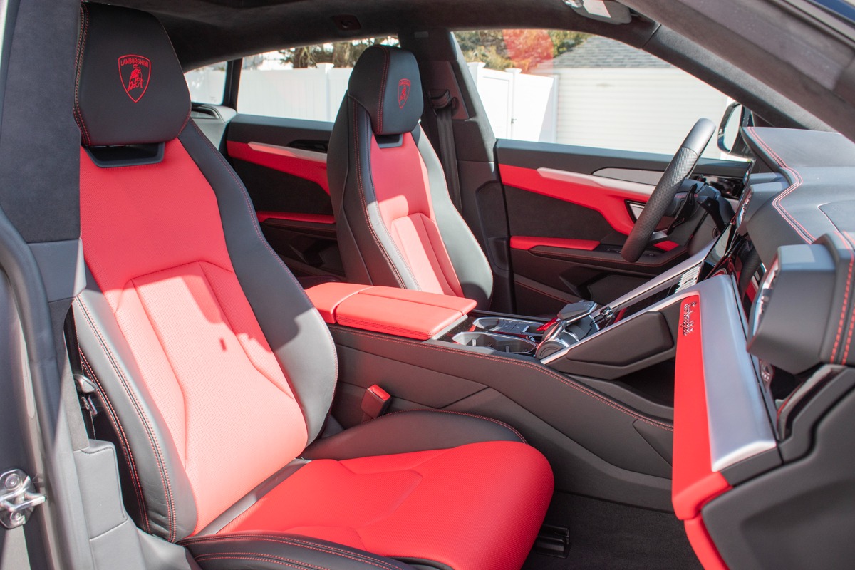 2021 Lamborghini Urus Image 12
