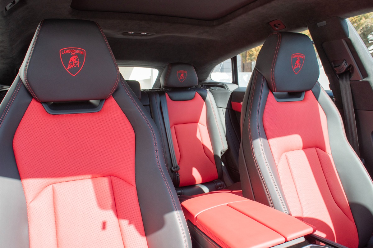 2021 Lamborghini Urus Image 13