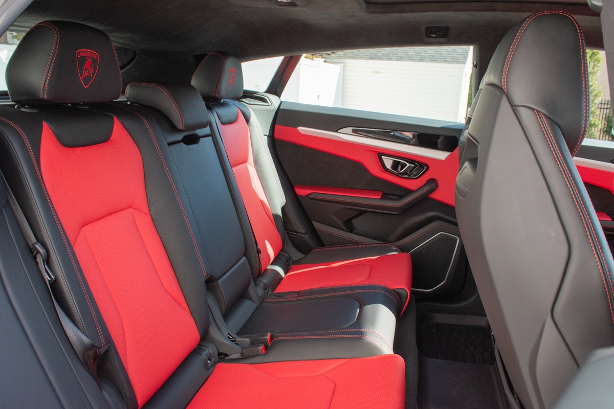 2021 Lamborghini Urus Image 15