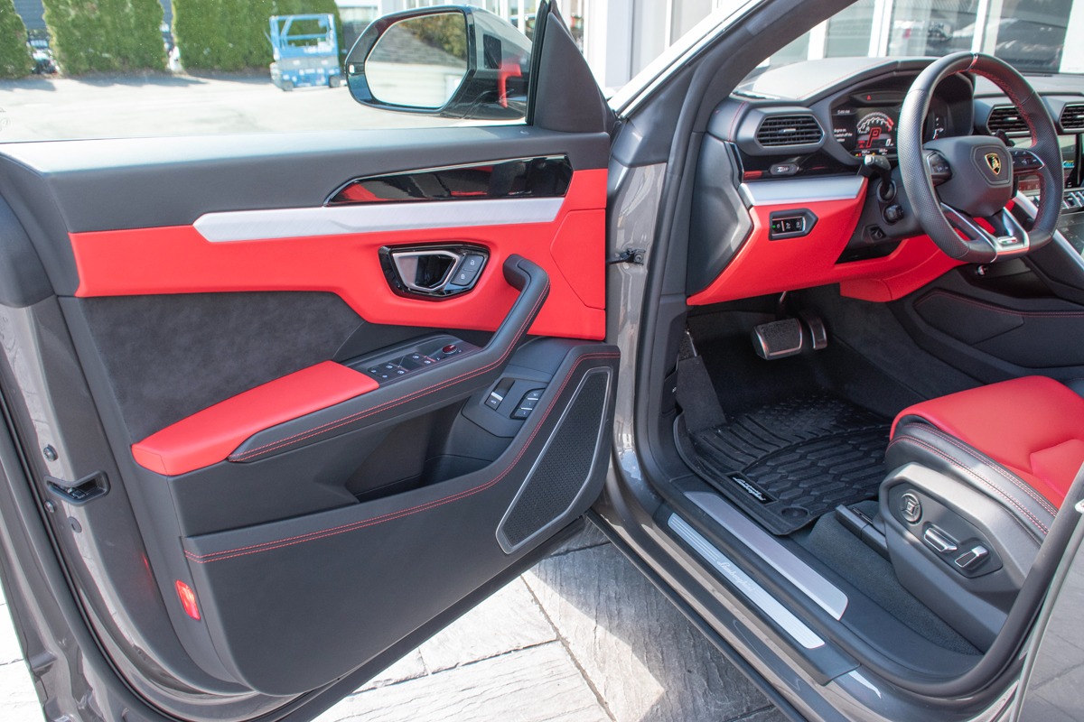 2021 Lamborghini Urus Image 5