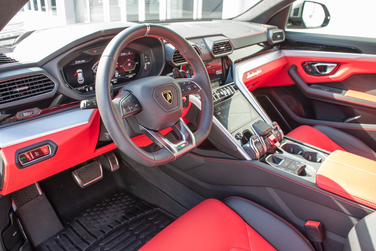2021 Lamborghini Urus Image 6