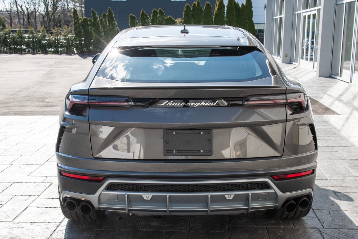 2021 Lamborghini Urus Image 9