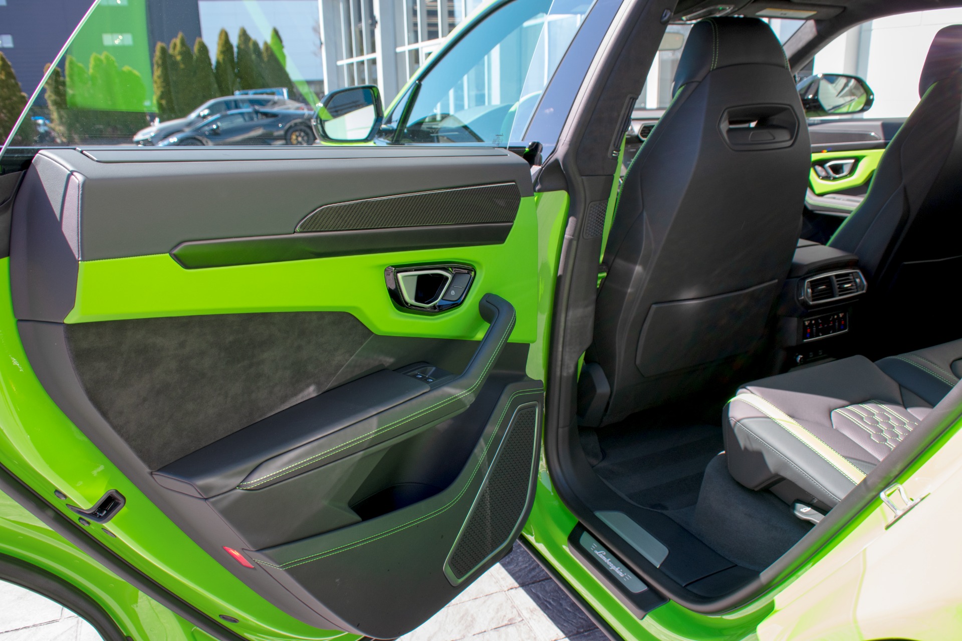 2024 Lamborghini Urus Image 11
