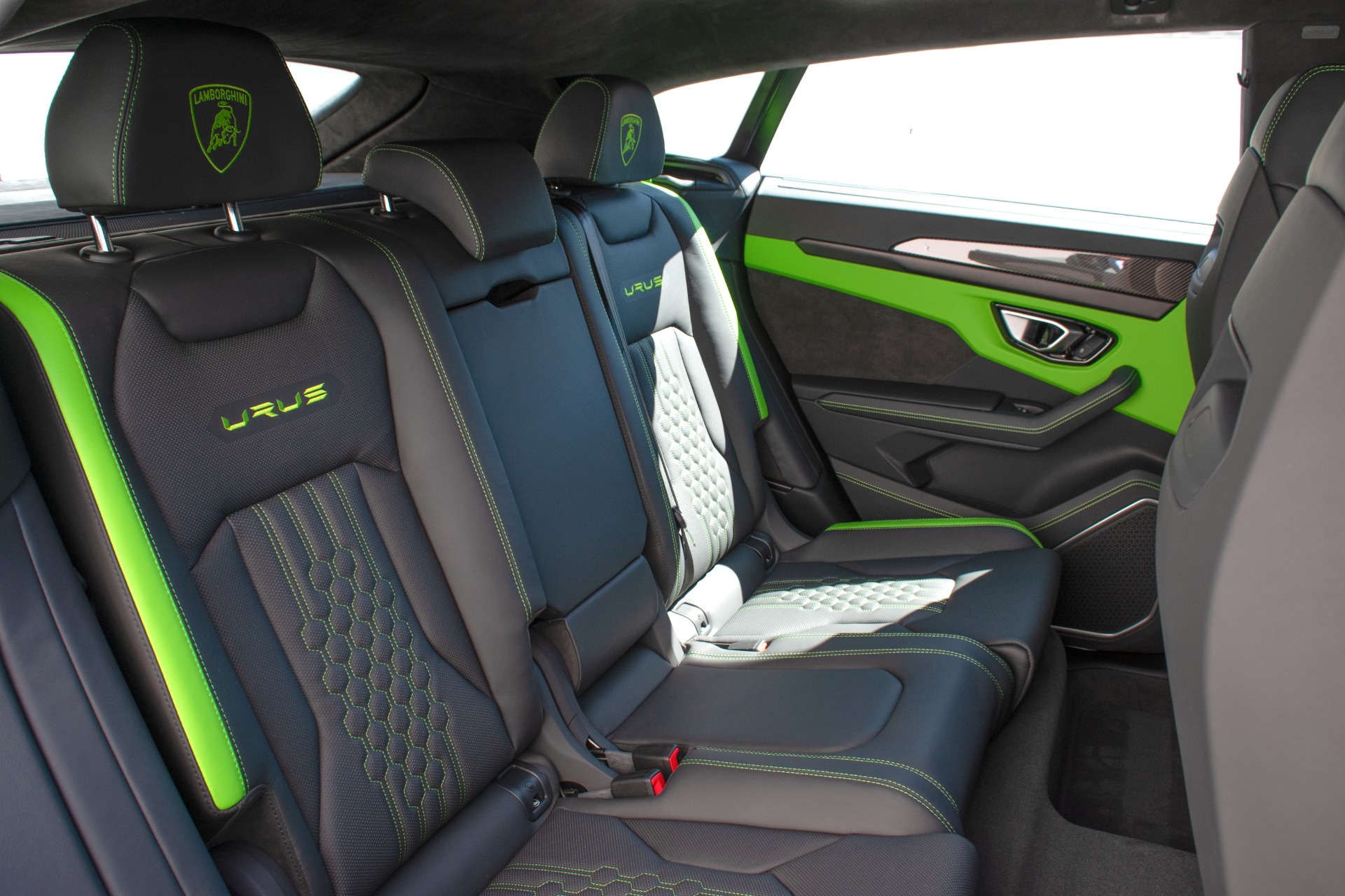 2024 Lamborghini Urus Image 12