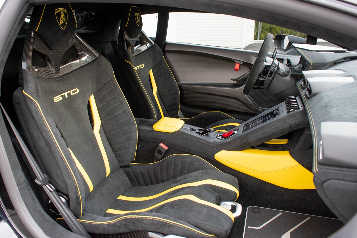 2023 Lamborghini Huracan Image 12