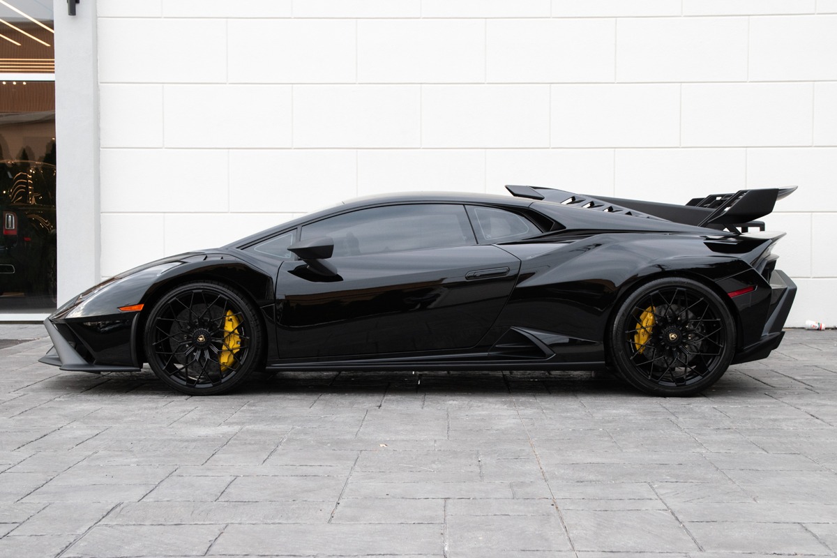 2023 Lamborghini Huracan Image 3
