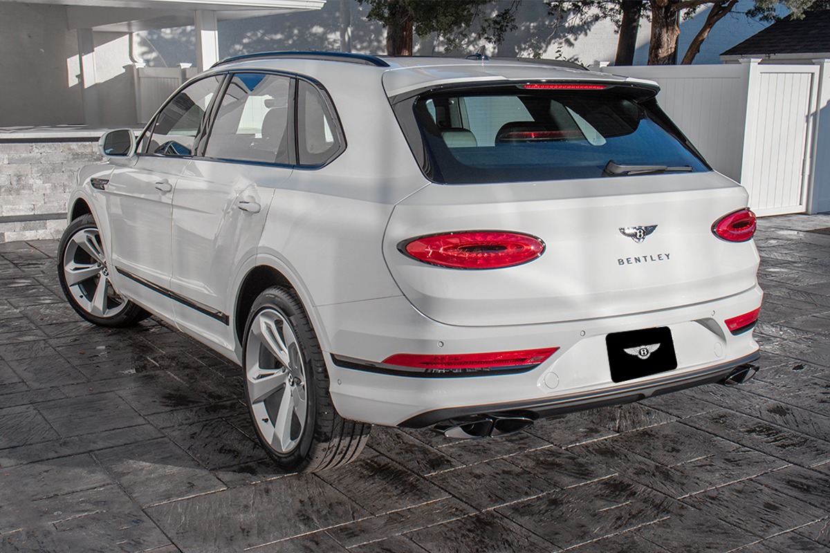 2024 Bentley Bentayga Image 10