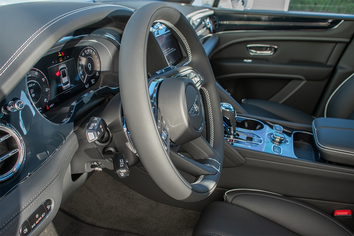 2024 Bentley Bentayga Image 12