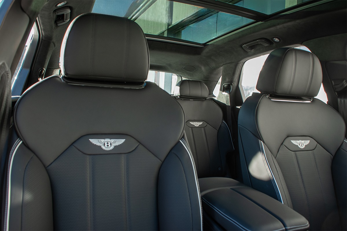2024 Bentley Bentayga Image 4