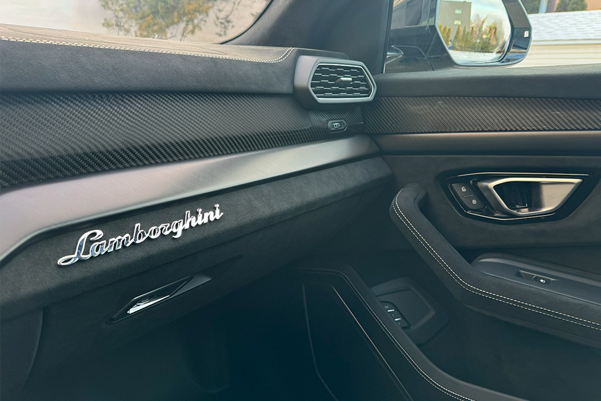 2024 Lamborghini Urus Image 10