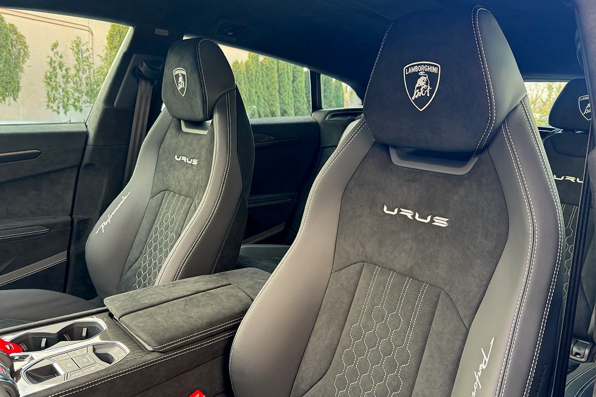 2024 Lamborghini Urus Image 11