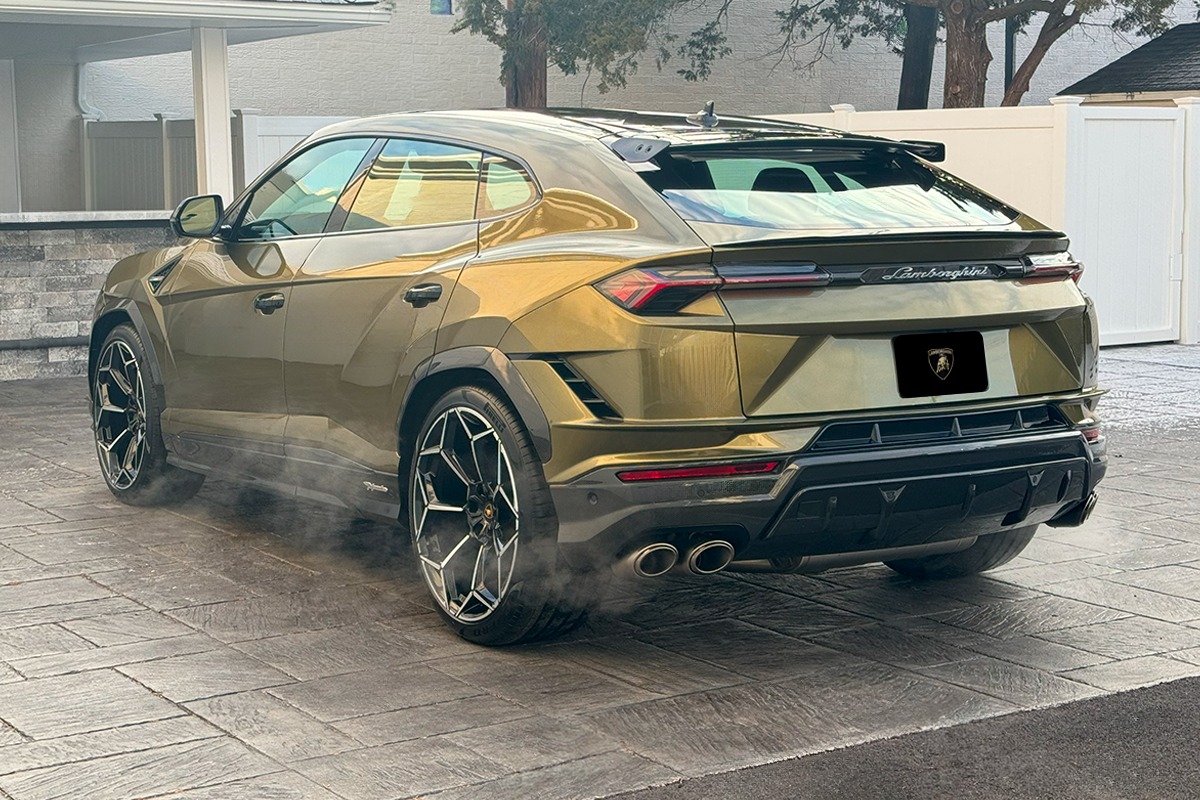 2024 Lamborghini Urus Image 24