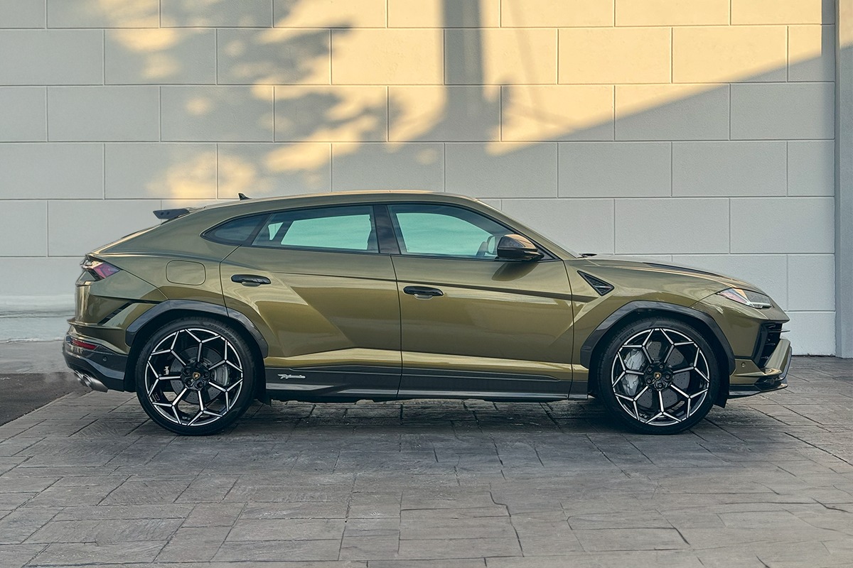 2024 Lamborghini Urus Image 3
