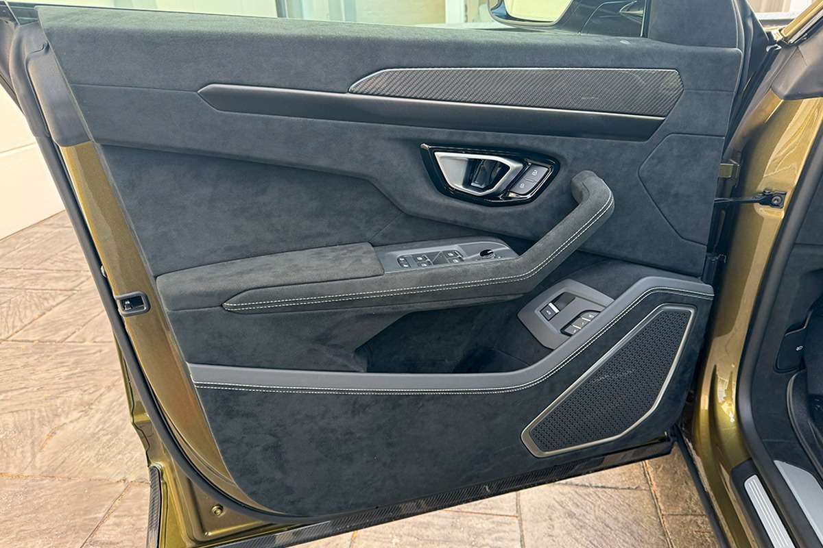 2024 Lamborghini Urus Image 7