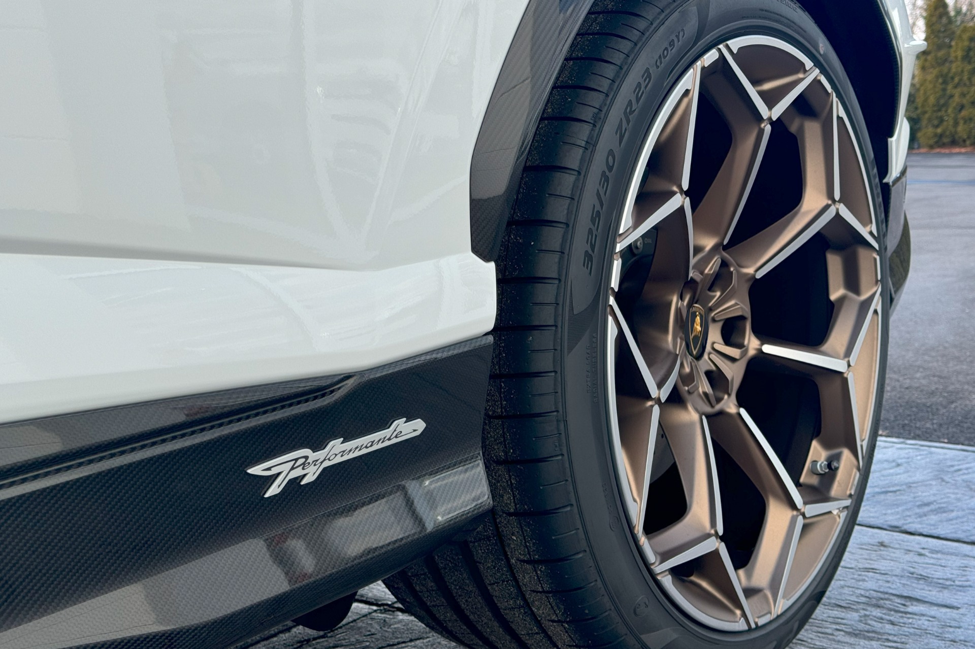 2024 Lamborghini Urus Image 17
