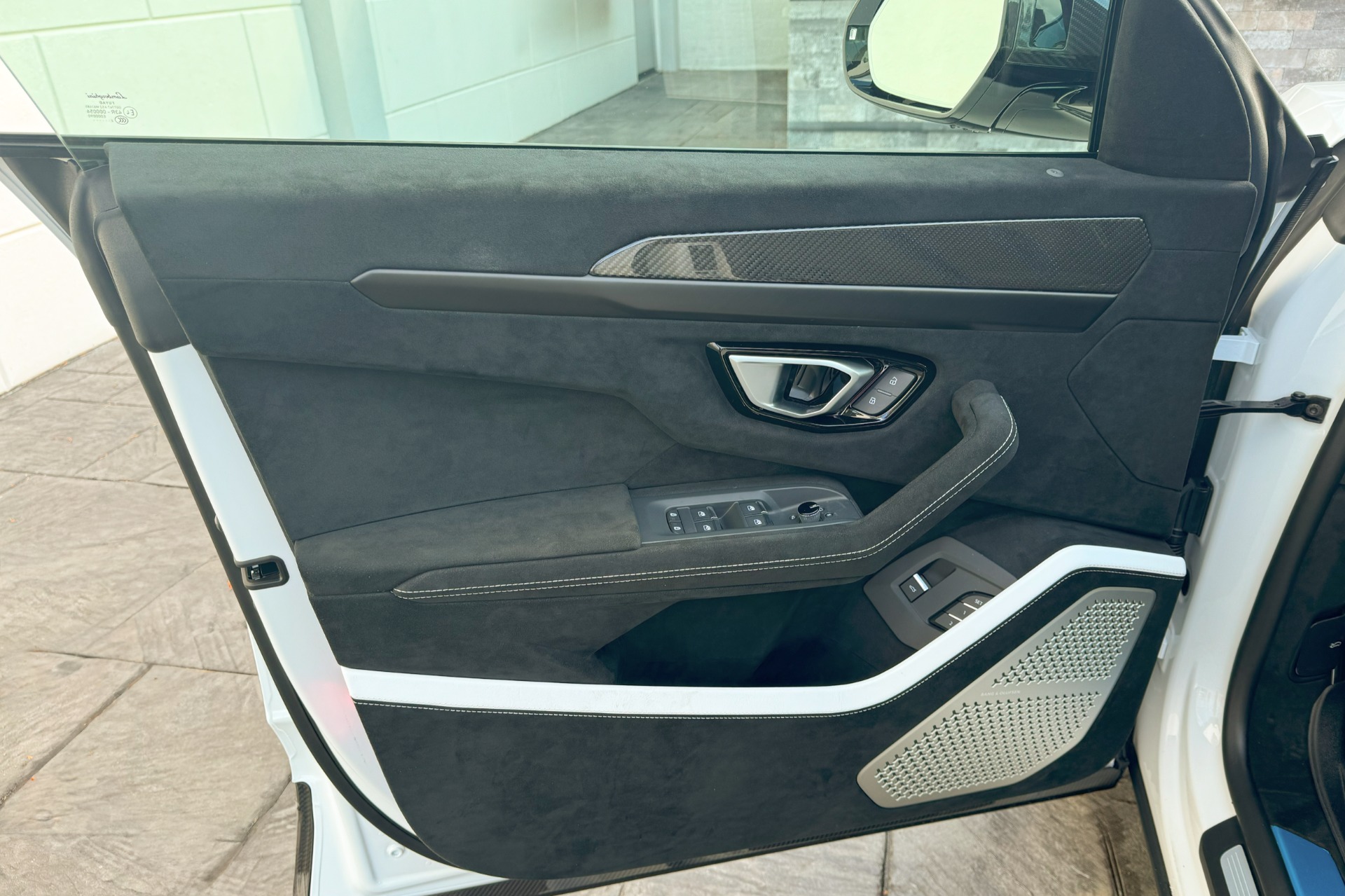 2024 Lamborghini Urus Image 22