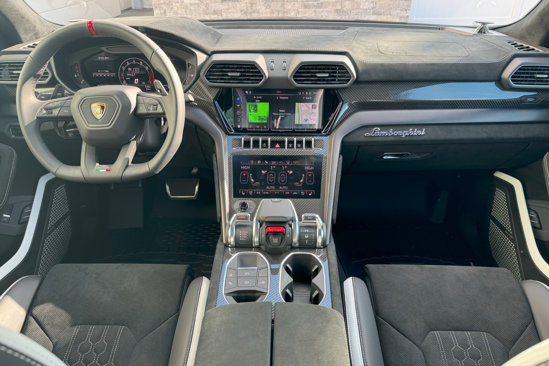 2024 Lamborghini Urus Image 4