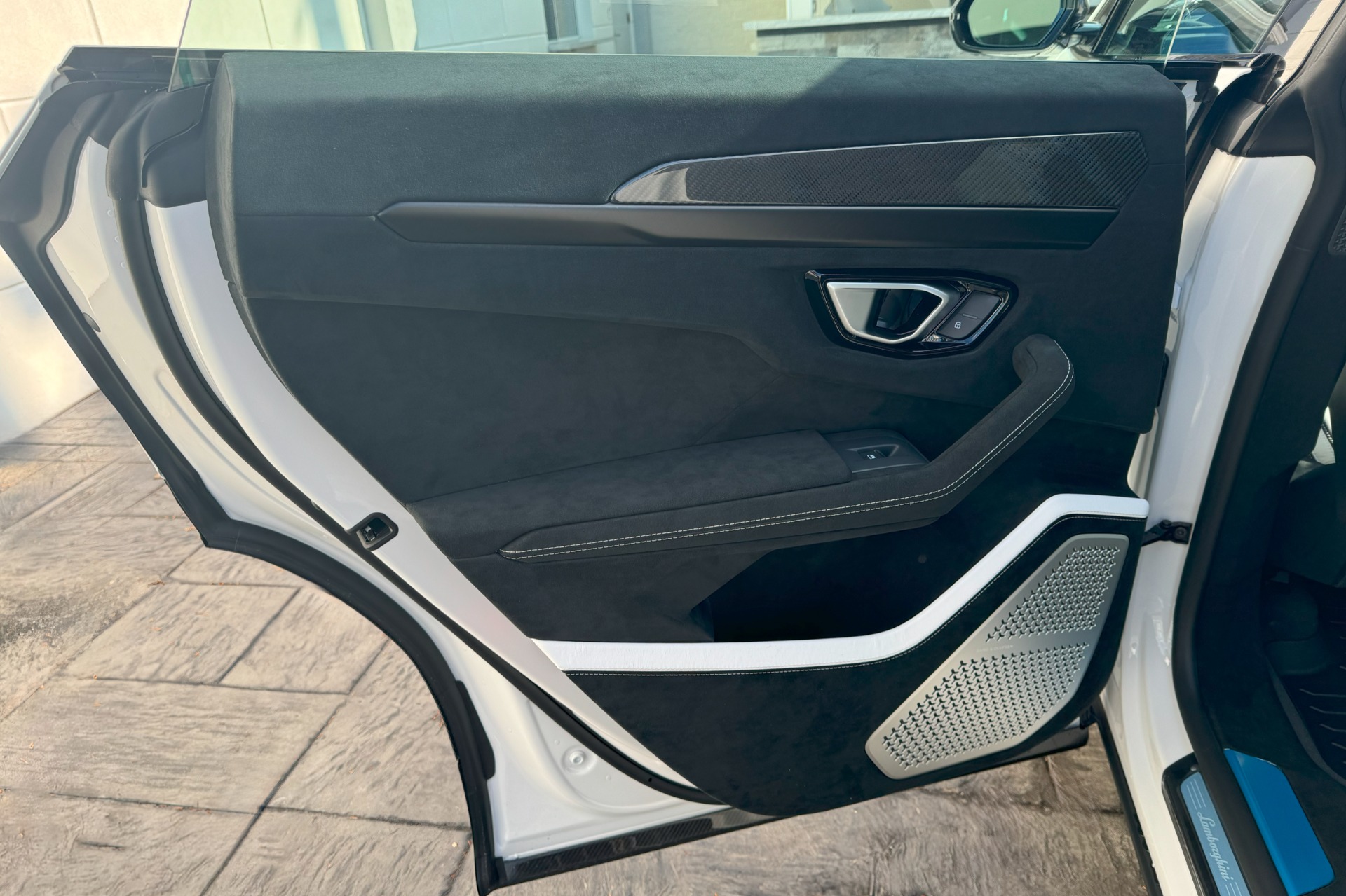 2024 Lamborghini Urus Image 7