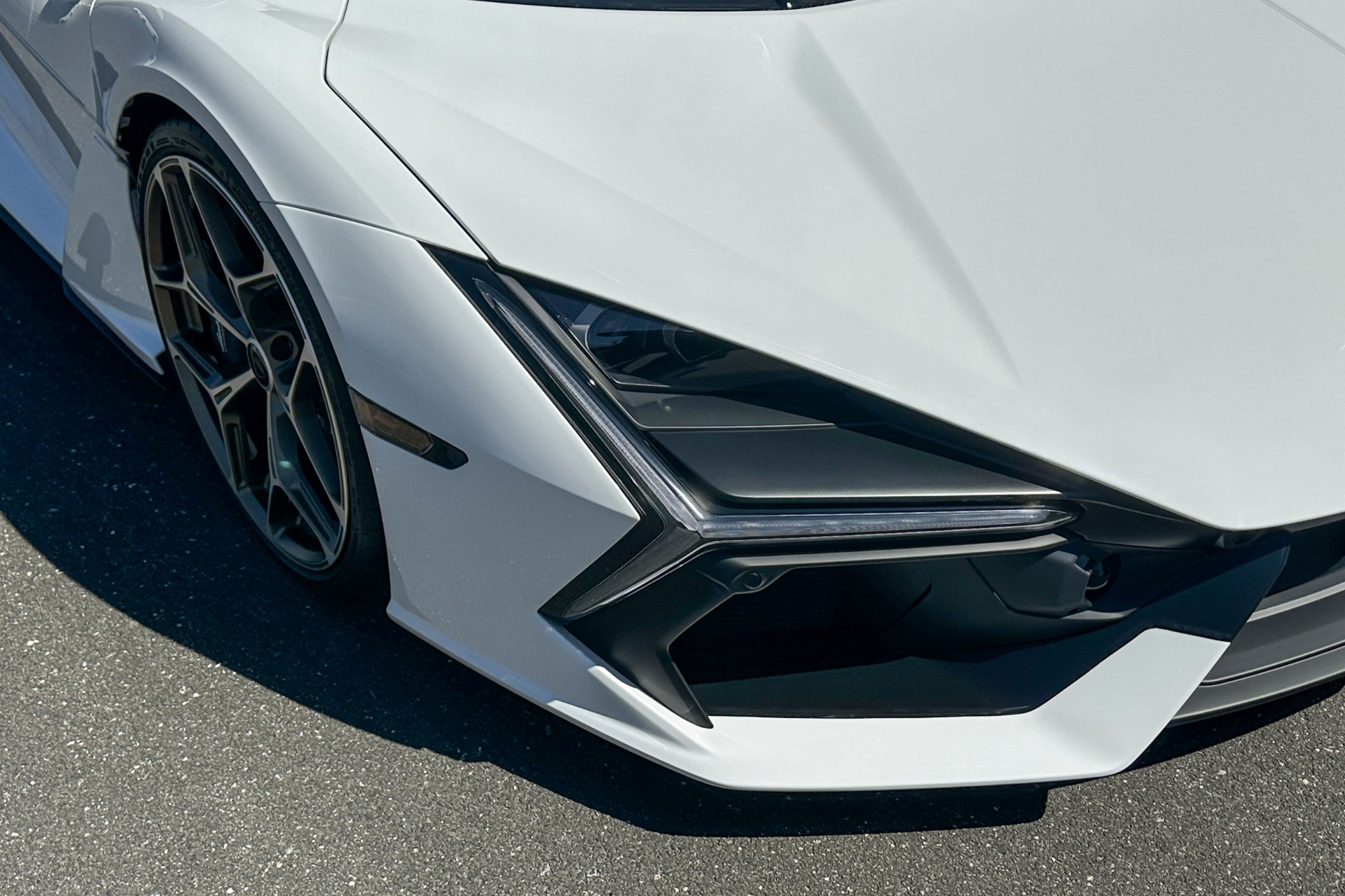 2026 Lamborghini Revuelto Image 11