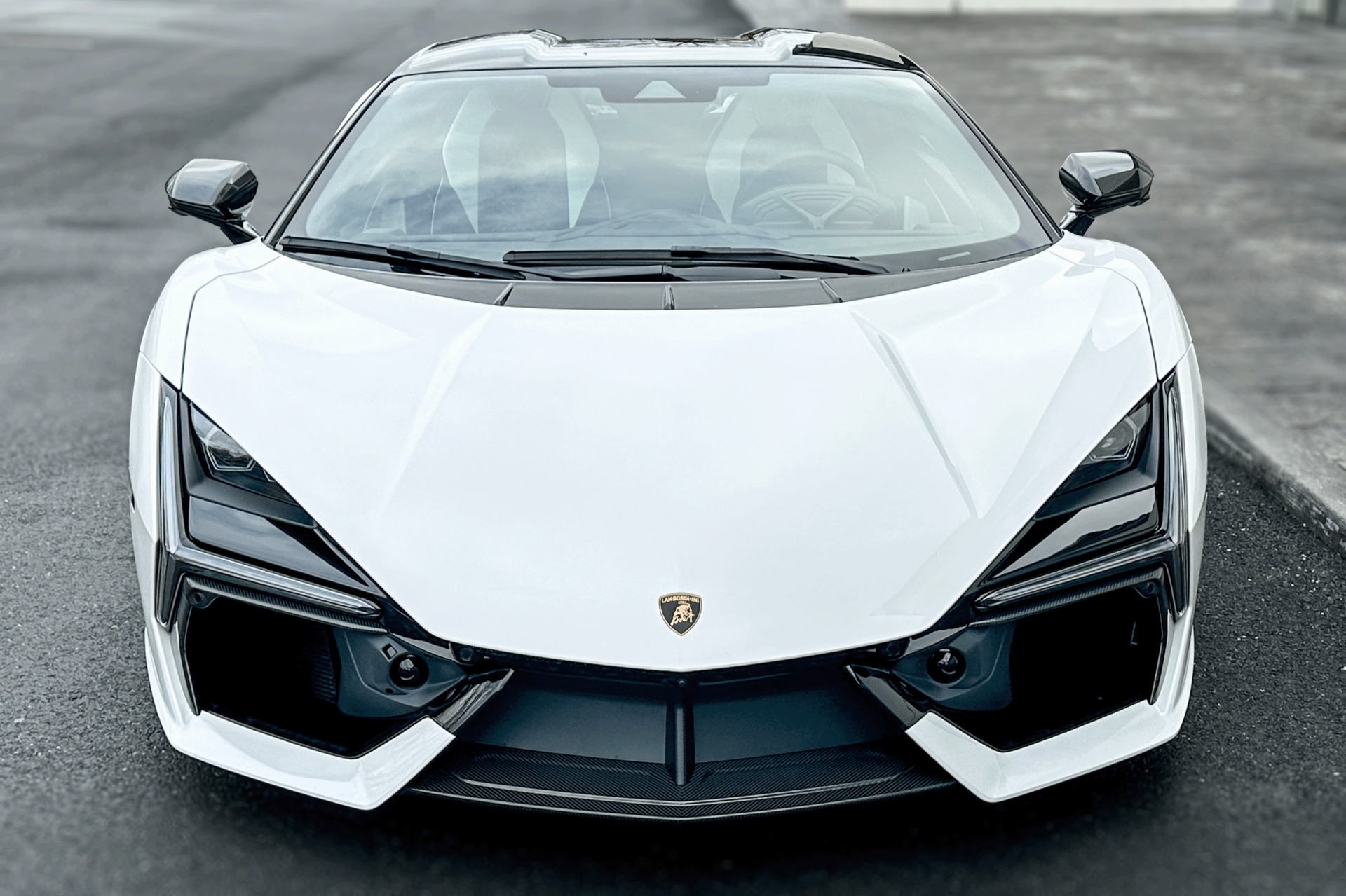 2025 Lamborghini Revuelto Image 12