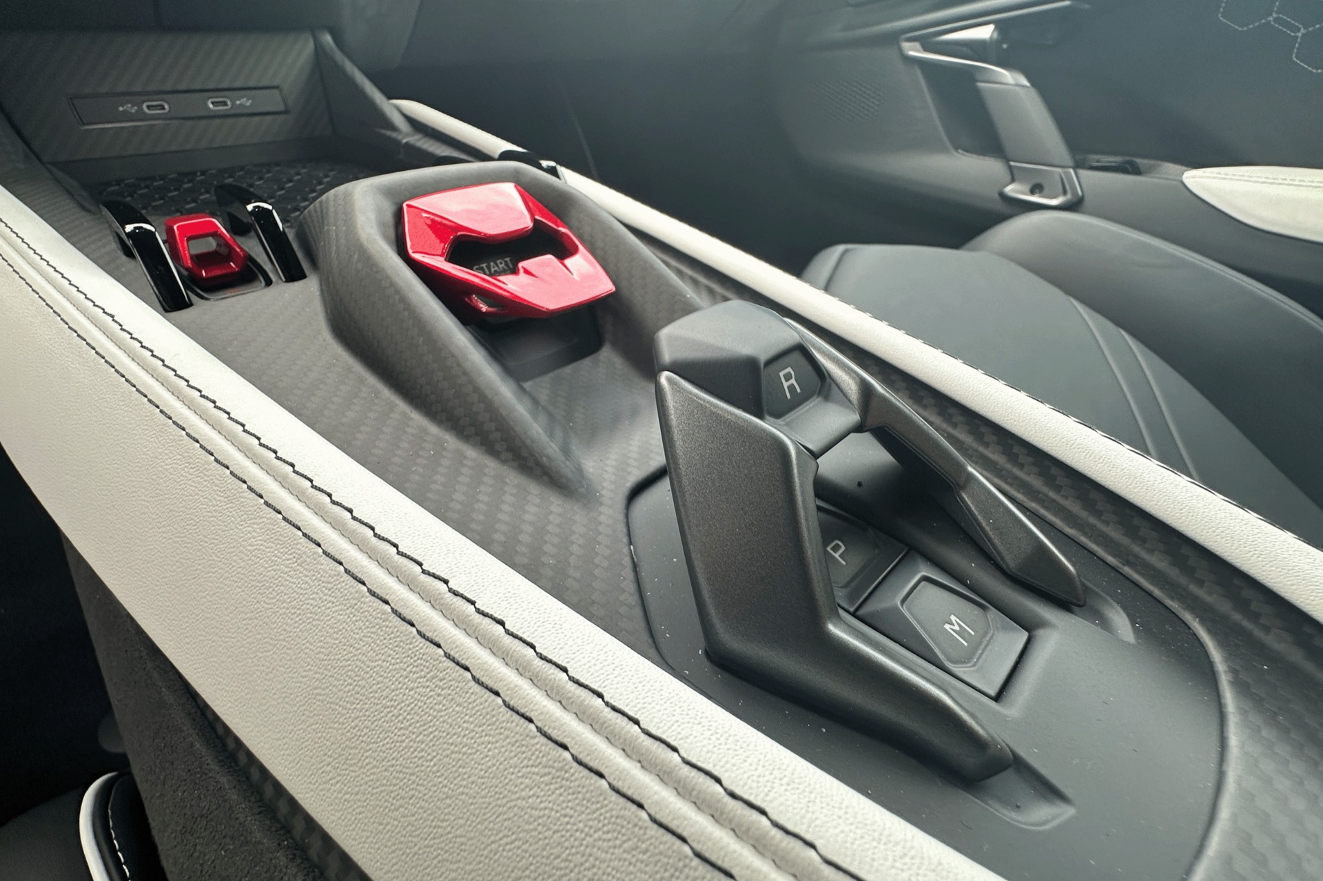 2025 Lamborghini Revuelto Image 18