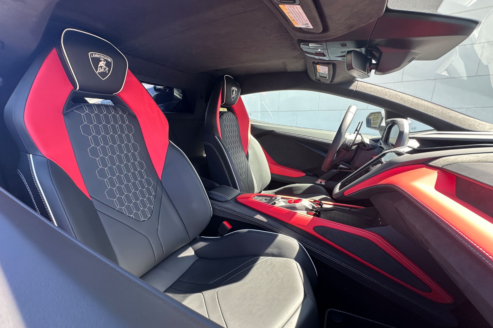 2026 Lamborghini Revuelto Image 2