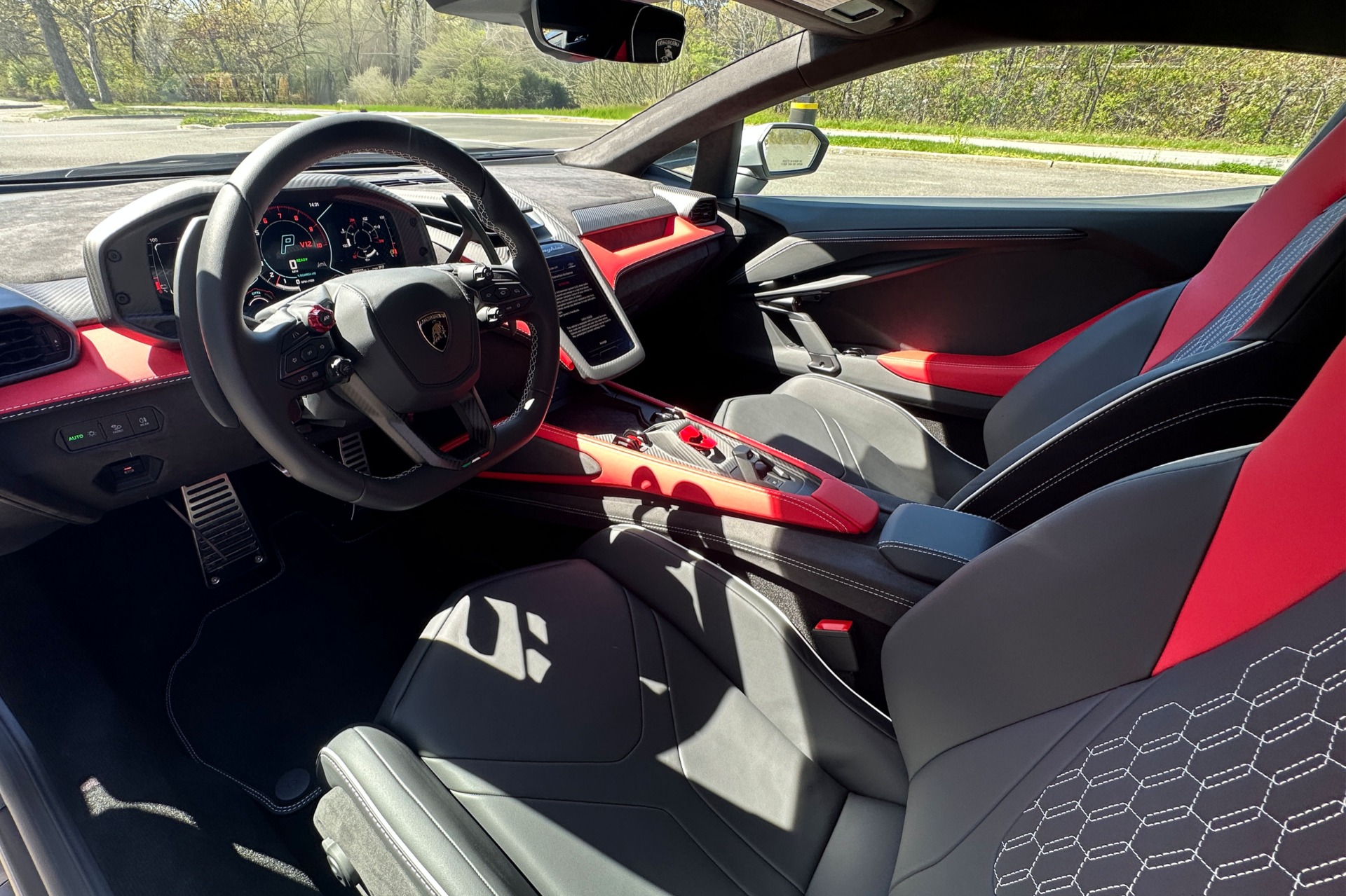 2026 Lamborghini Revuelto Image 6
