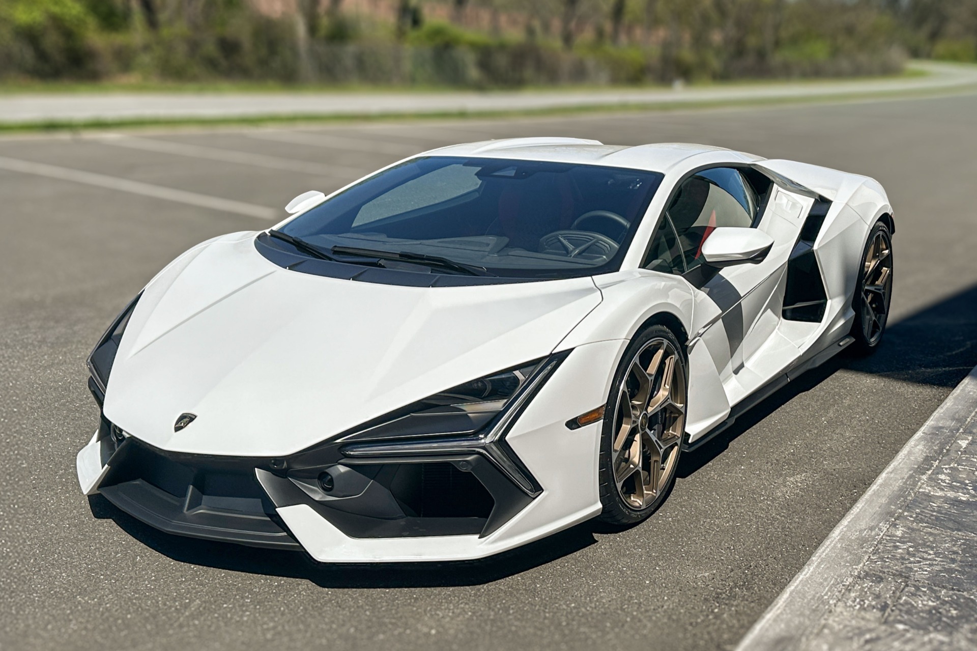 2026 Lamborghini Revuelto Image 7
