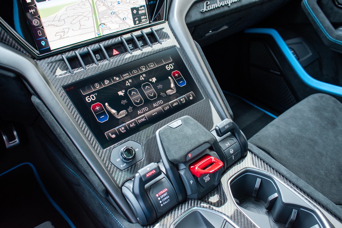 2024 Lamborghini Urus Image 11