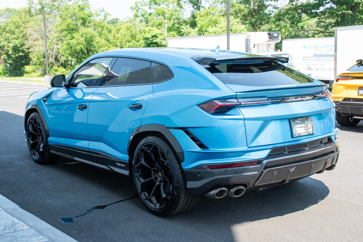 2024 Lamborghini Urus Image 13