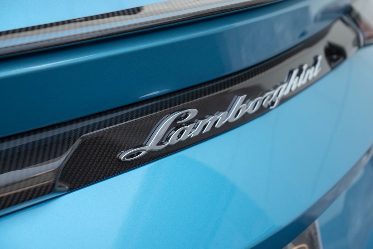 2024 Lamborghini Urus Image 17