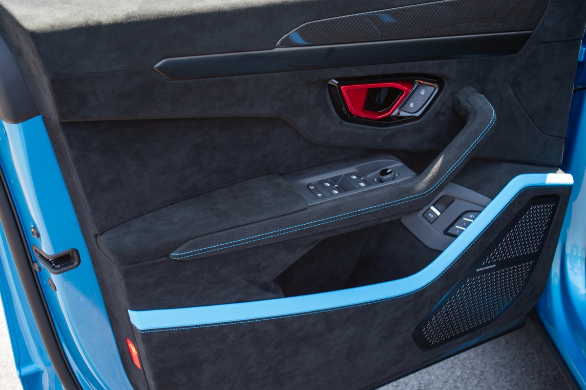 2024 Lamborghini Urus Image 24
