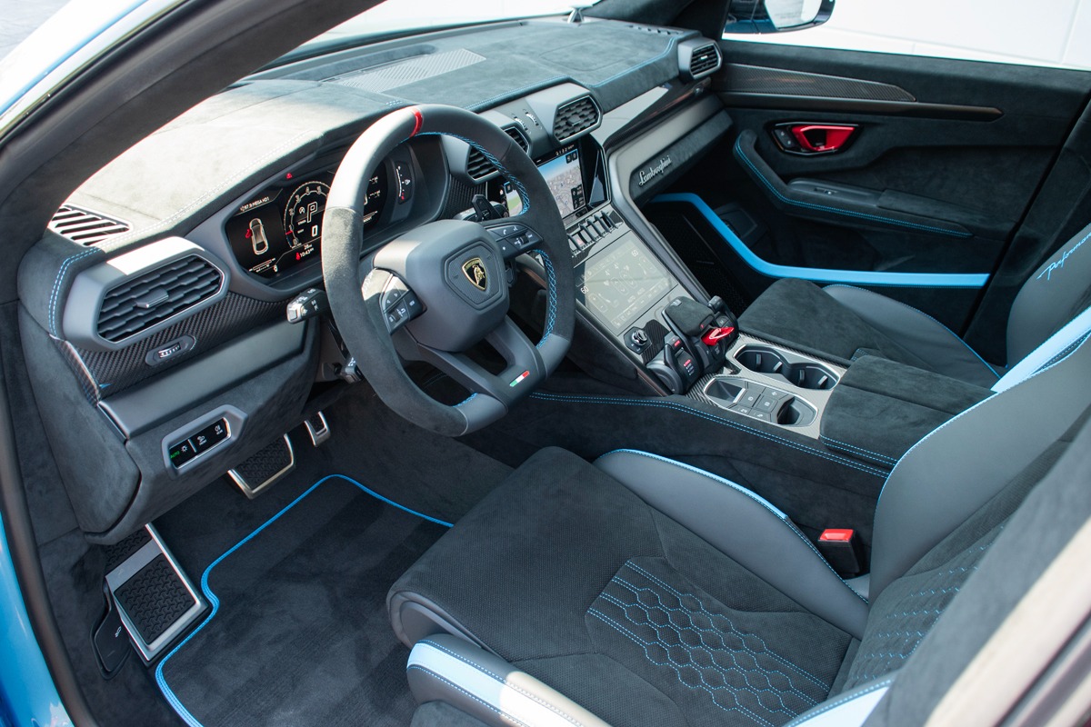 2024 Lamborghini Urus Image 3