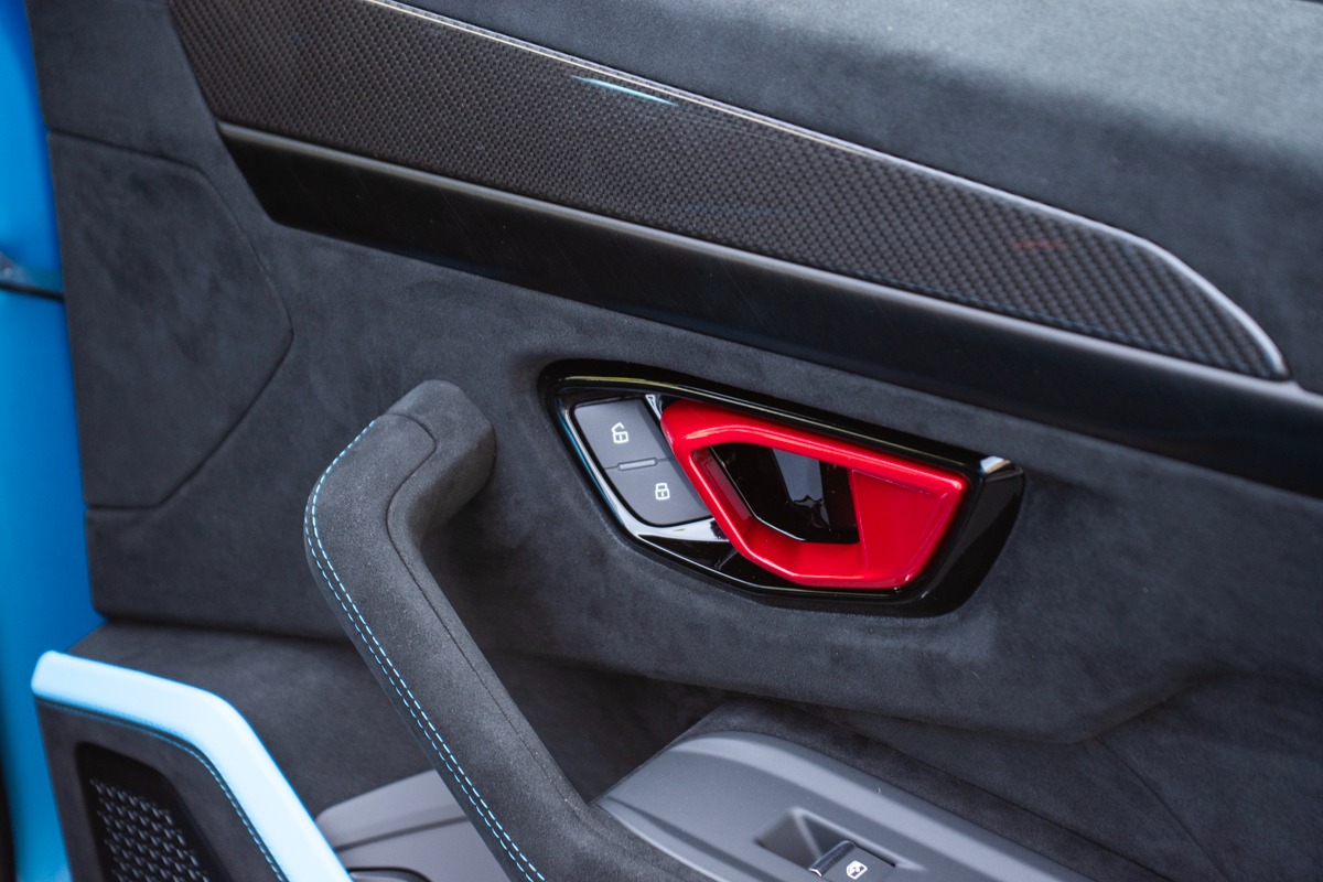 2024 Lamborghini Urus Image 30