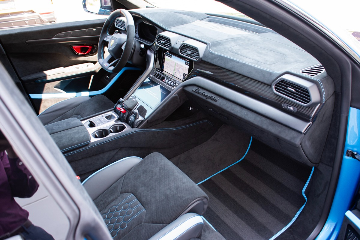 2024 Lamborghini Urus Image 32