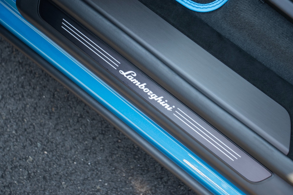 2024 Lamborghini Urus Image 35