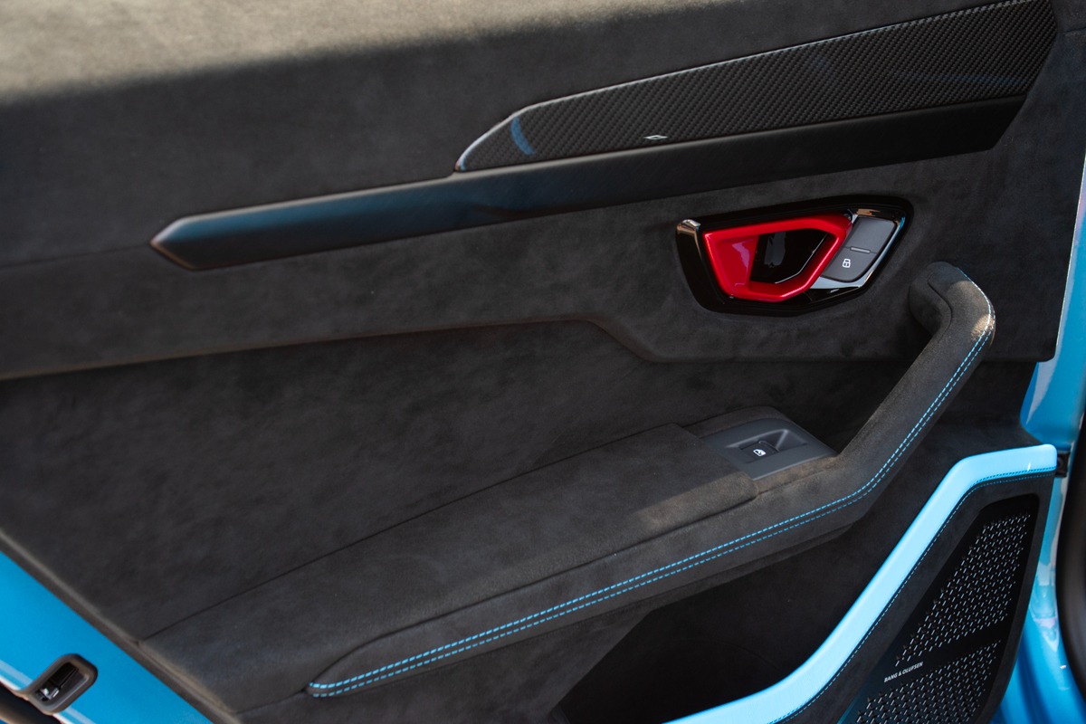 2024 Lamborghini Urus Image 44