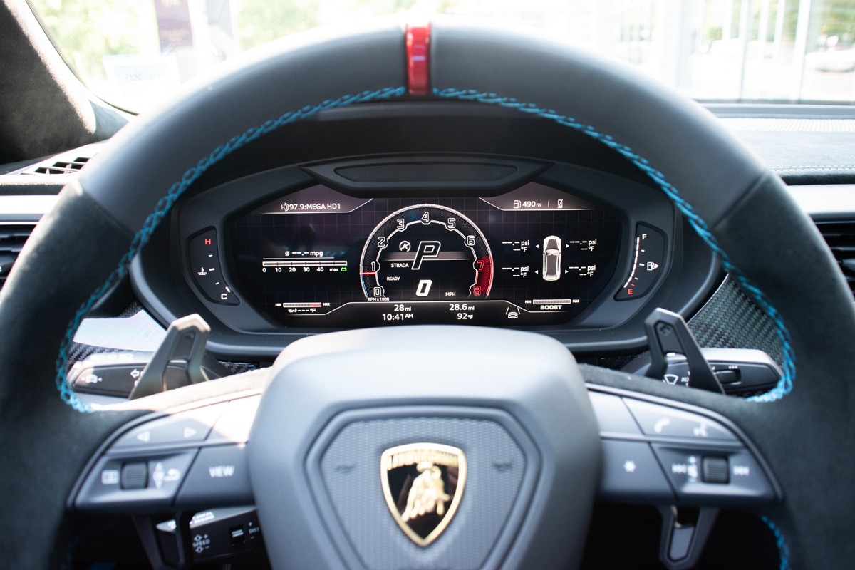 2024 Lamborghini Urus Image 9