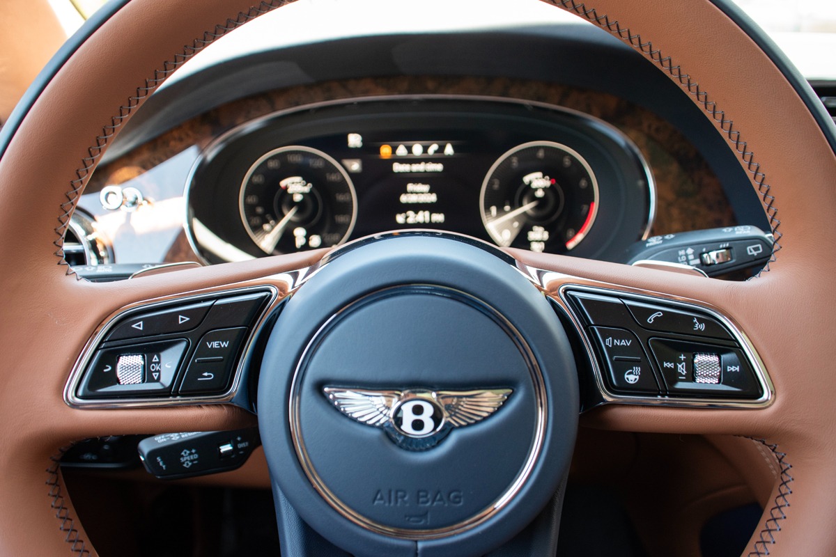 2023 Bentley Bentayga Image 11
