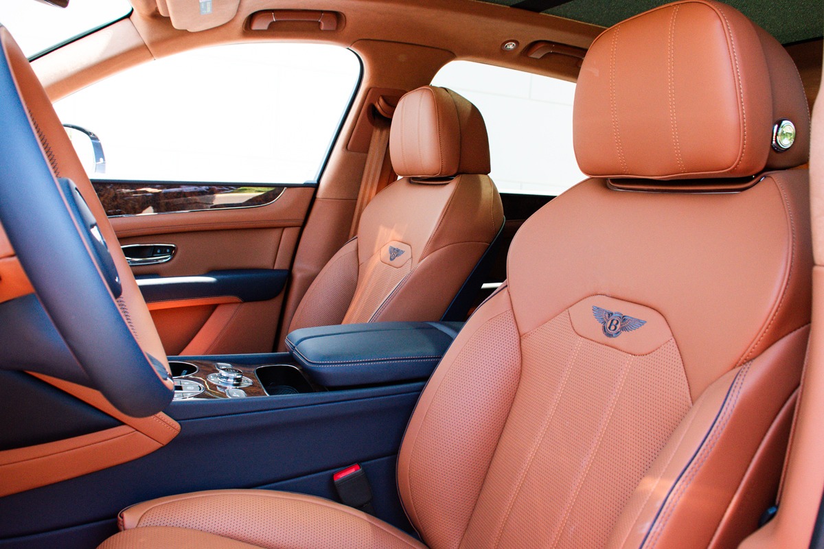 2023 Bentley Bentayga Image 12