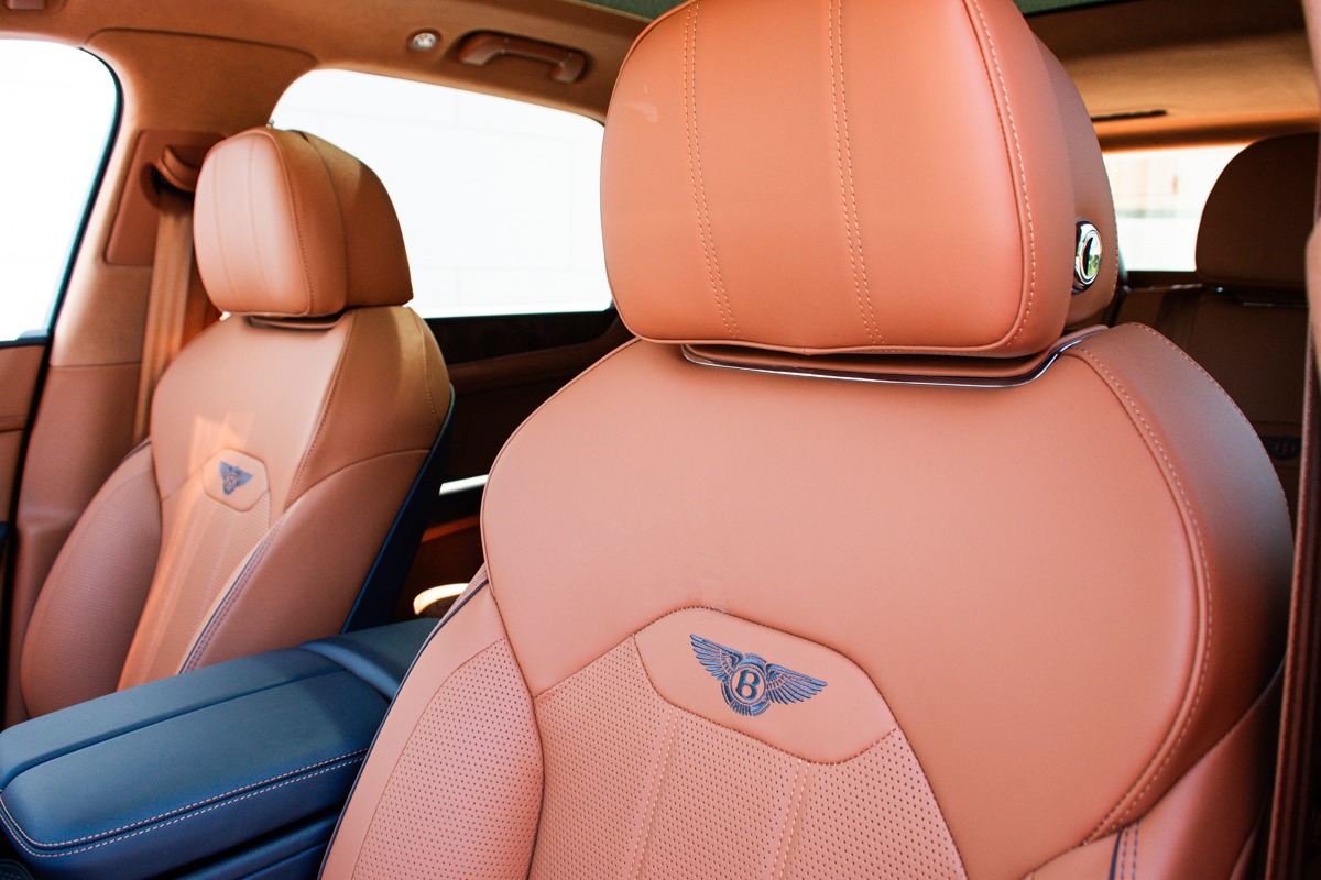 2023 Bentley Bentayga Image 14