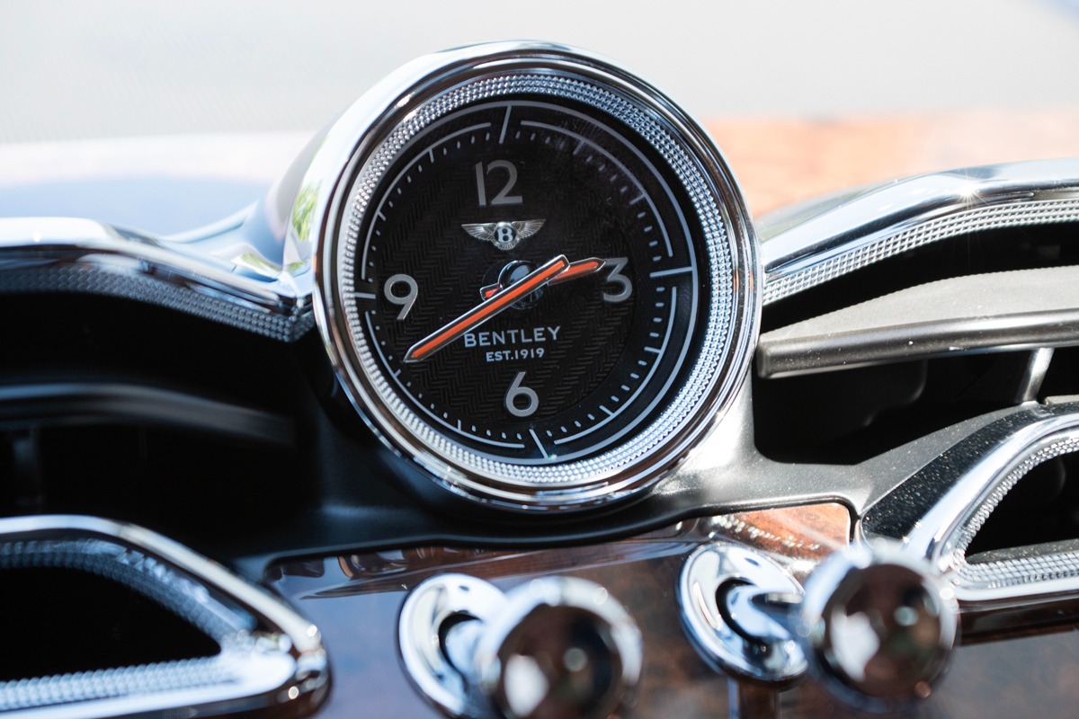 2023 Bentley Bentayga Image 15
