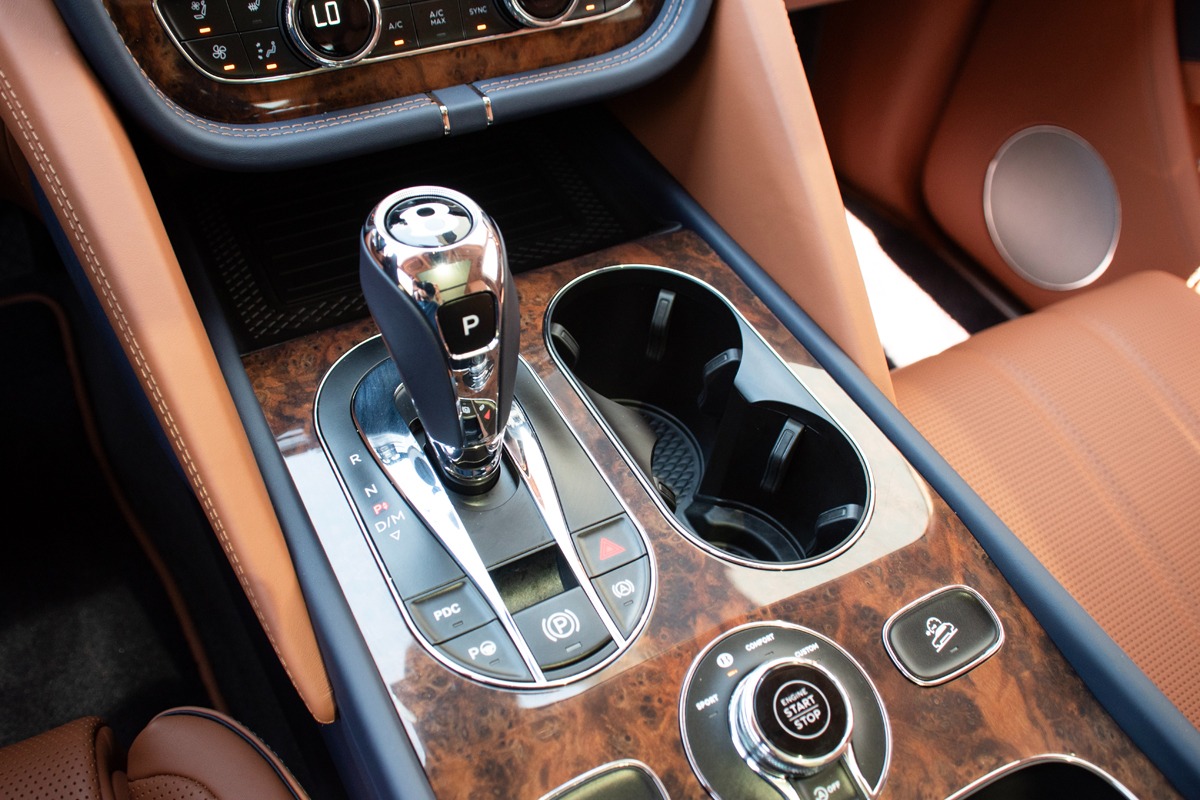 2023 Bentley Bentayga Image 17