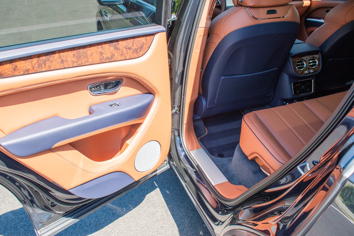 2023 Bentley Bentayga Image 19