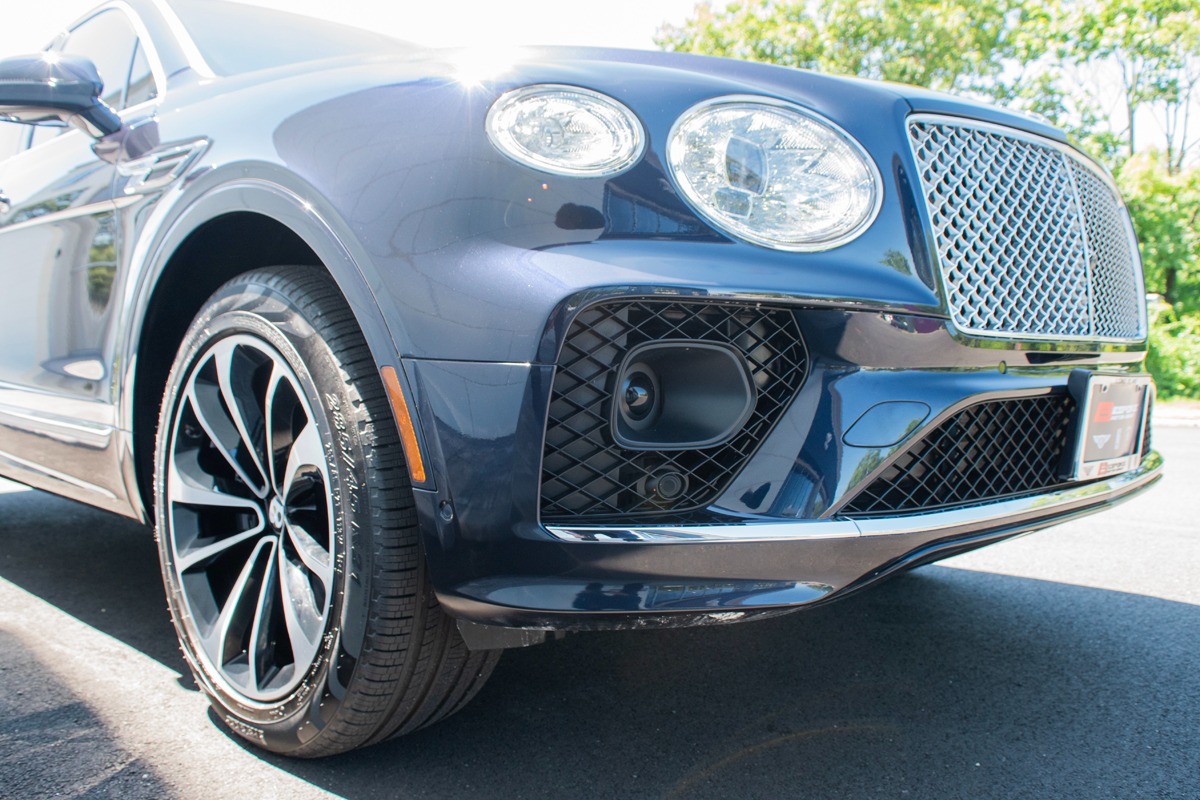 2023 Bentley Bentayga Image 27